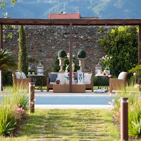 Villa Hugo, Luxury 5 Bedrooms With Pool *