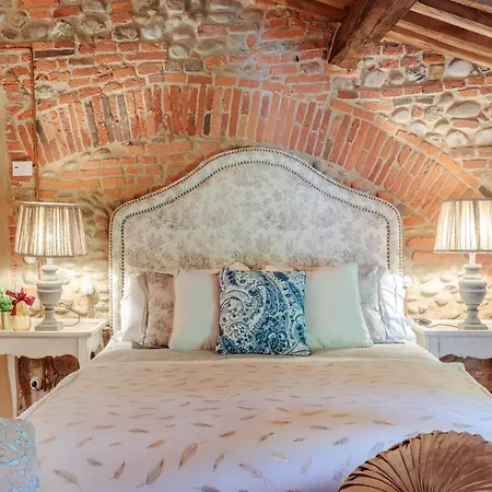 Hugo, Luxury 5 Bedrooms With Pool *