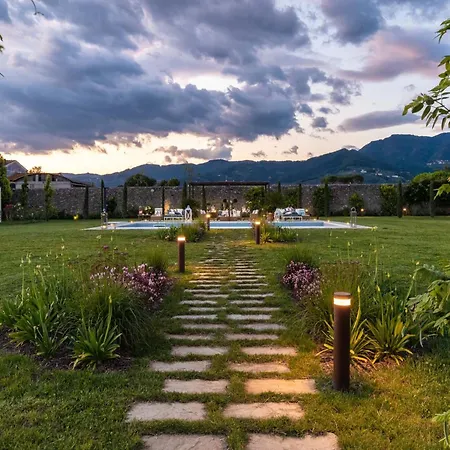 Hugo, Luxury 5 Bedrooms With Pool Villa Lucca