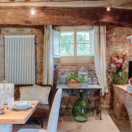 Hugo, Luxury 5 Bedrooms With Pool Villa Lucca