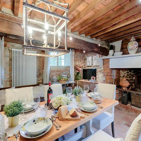 Villa Hugo, Luxury 5 Bedrooms With Pool Lucca