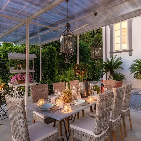 Hugo, Luxury 5 Bedrooms With Pool Lucca