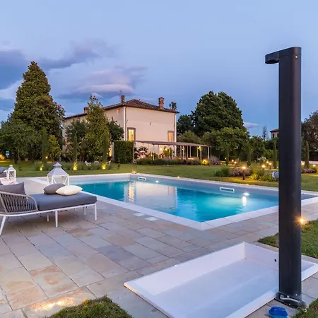 Hugo, Luxury 5 Bedrooms With Pool * Lucca
