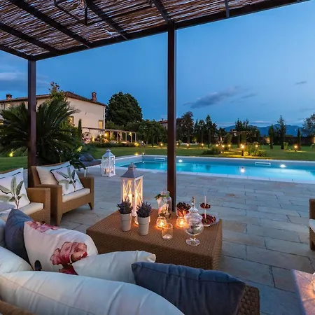 Hugo, Luxury 5 Bedrooms With Pool