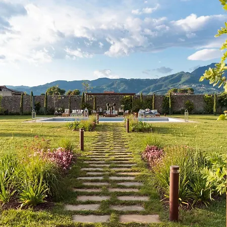 Hugo, Luxury 5 Bedrooms With Pool Villa Lucca