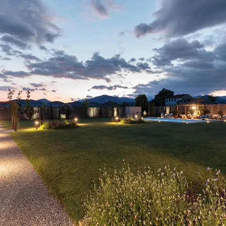 Villa Hugo, Luxury 5 Bedrooms With Pool Lucca