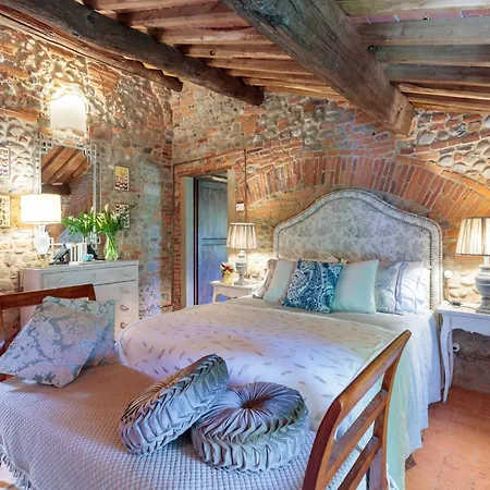 Villa Hugo, Luxury 5 Bedrooms With Pool *
