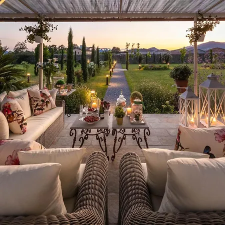 Hugo, Luxury 5 Bedrooms With Pool * Lucca