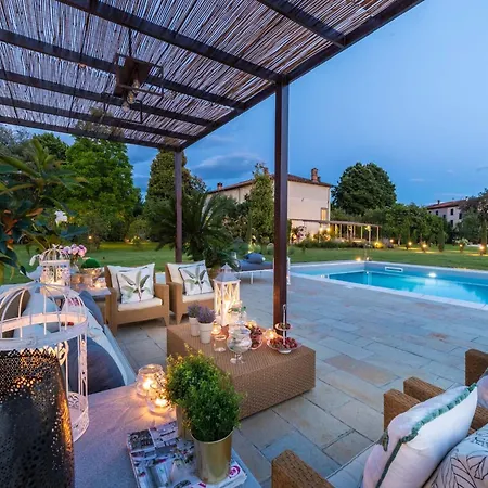 Hugo, Luxury 5 Bedrooms With Pool Villa Lucca