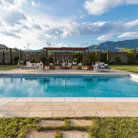 Villa Hugo, Luxury 5 Bedrooms With Pool *
