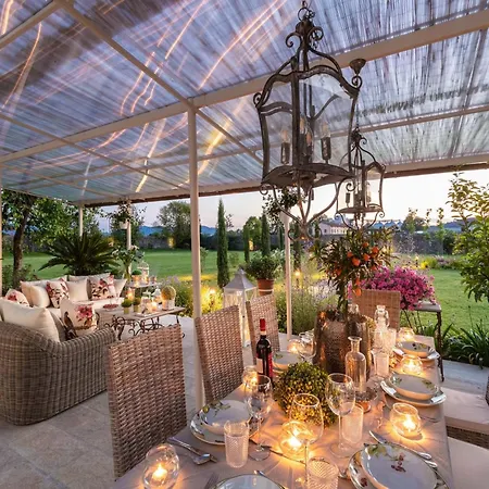 Hugo, Luxury 5 Bedrooms With Pool * Lucca