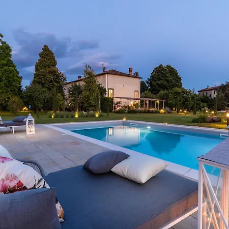 Hugo, Luxury 5 Bedrooms With Pool *