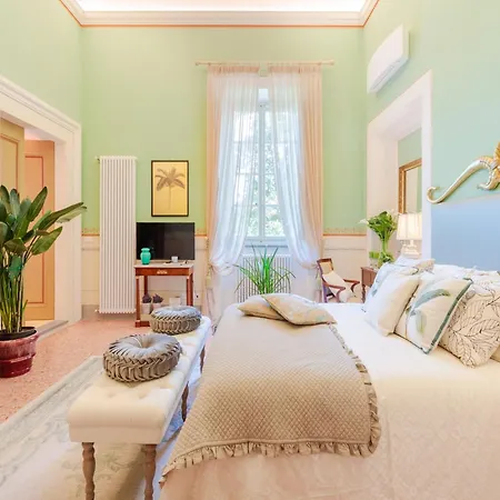 Hugo, Luxury 5 Bedrooms With Pool * Lucca