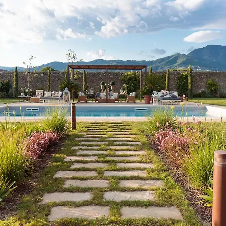 Hugo, Luxury 5 Bedrooms With Pool Villa Lucca