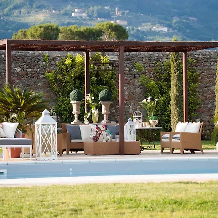 Hugo, Luxury 5 Bedrooms With Pool Villa Lucca