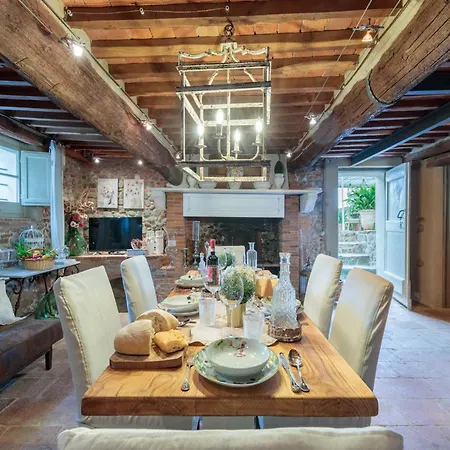 Hugo, Luxury 5 Bedrooms With Pool *