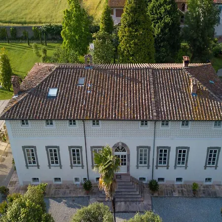 Hugo, Luxury 5 Bedrooms With Pool *
